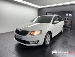 Vit Begagnad 2015 Skoda Octavia Ambition Kombi | 69 900 kr (Marknadspris)