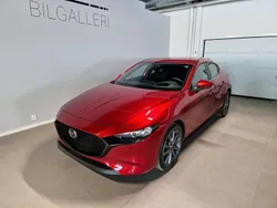 Röd (soul crystal red ) Ny 2024 Mazda 3 Homura-Line Halvkombi | 333 900 kr