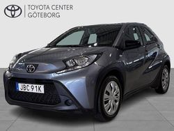 Grå Begagnad 2024 Toyota Aygo X Play SUV | 174 900 kr