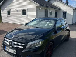 Svart Begagnad 2013 Mercedes A180 Halvkombi | 95 000 kr (Marknadspris)