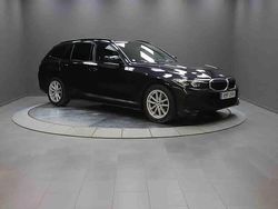Svart Begagnad 2023 BMW 320 Kombi | 359 000 kr (Bra pris)