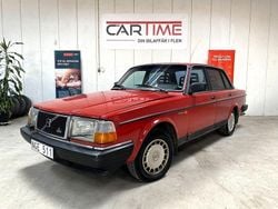 Röd Begagnad 1988 Volvo 240 Sedan | 69 900 kr
