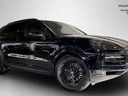 Svart (chromite black metallic) Begagnad 2024 Porsche Cayenne SUV | 1 195 000 kr (Bra pris)