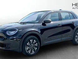 Svart (black) Ny 2025 Fiat 600 Lounge SUV | 305 800 kr (Marknadspris)