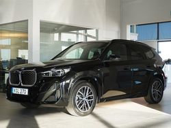 Svart Begagnad 2025 BMW iX1 Efficient Dynamics SUV | 637 000 kr