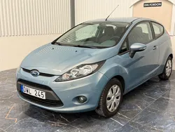 Ljusblå Begagnad 2009 Ford Fiesta Halvkombi | 49 900 kr (Marknadspris)