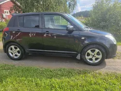Svart Begagnad 2005 Suzuki Swift Halvkombi | 23 900 kr (Marknadspris)