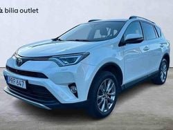 Vit Begagnad 2016 Toyota RAV4 SUV | 179 900 kr
