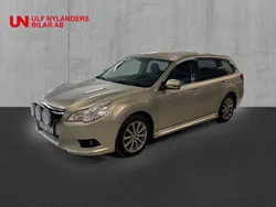 Ljusgul Begagnad 2010 Subaru Legacy Kombi | 59 900 kr (Marknadspris)