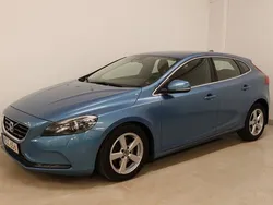 Blå Begagnad 2016 Volvo V40 Momentum Kombi | 119 900 kr (Bra pris)