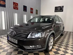 Mörkbrun (brun) Begagnad 2015 VW Passat Alltrack Kombi | 94 900 kr (Marknadspris)