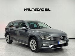 Mörkgrå (grå) Begagnad 2016 VW Passat Alltrack Kombi | 159 500 kr (Marknadspris)