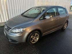 Mörkgrå Begagnad 2008 VW Golf Plus Cross Trendline Minibuss | 29 900 kr (Marknadspris)