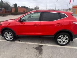 Röd Begagnad 2017 Nissan Qashqai SUV | 109 000 kr (Bra pris)