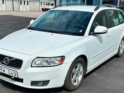 Vit Begagnad 2010 Volvo V50 Momentum Kombi | 59 900 kr (Lite dyr)