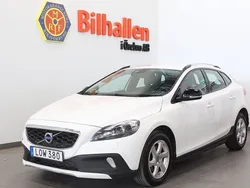 Vit Begagnad 2014 Volvo V40 CC Momentum Kombi | 99 900 kr (Marknadspris)