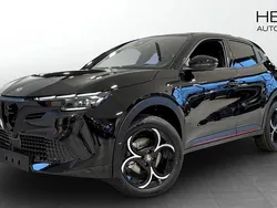 Svart (black) Ny 2024 Alfa Romeo Junior Edizione Speciale Halvkombi | 392 800 kr