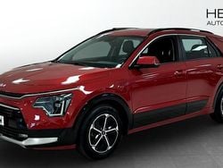 Röd (red) Begagnad 2022 Kia Niro SUV | 304 900 kr (Marknadspris)