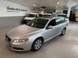 Ljusgrå Begagnad 2011 Volvo V70 Momentum Kombi | 64 900 kr (Bra pris)