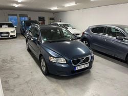 Blå Begagnad 2009 Volvo V50 Kinetic Kombi | 34 900 kr (Marknadspris)
