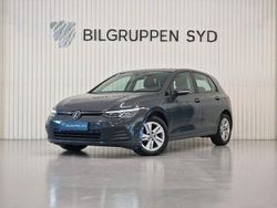 Grå Begagnad 2022 VW Golf VIII Halvkombi | 269 900 kr (Marknadspris)