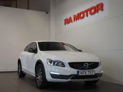 Vit Begagnad 2018 Volvo S60 CC Standard Sedan | 229 900 kr (Marknadspris)