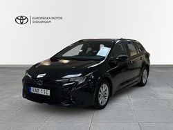 Svart (svart metallic) Begagnad 2023 Toyota Corolla Active Kombi | 254 900 kr (Marknadspris)
