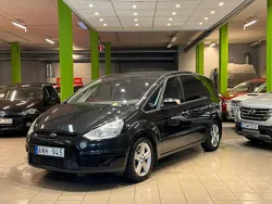 Svart Begagnad 2010 Ford S-MAX S Minibuss | 39 900 kr