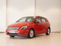 Röd Begagnad 2014 Mercedes B200 Minibuss | 174 800 kr (Marknadspris)
