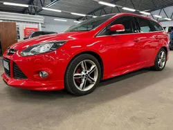 Röd Begagnad 2014 Ford Focus Titanium Kombi | 39 900 kr