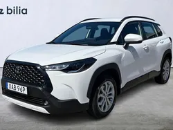 Vit Begagnad 2024 Toyota Corolla Cross Active SUV | 375 900 kr (Lite dyr)