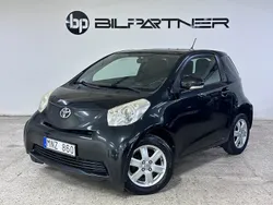 Svart Begagnad 2009 Toyota iQ Halvkombi | 39 900 kr (Marknadspris)