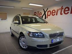 Grön Begagnad 2007 Volvo V50 Kinetic Kombi | 54 900 kr (Marknadspris)