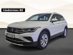 Vit Begagnad 2021 VW Tiguan Elegance SUV | 299 900 kr (Marknadspris)