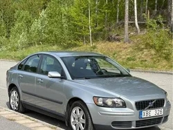 Silver Begagnad 2006 Volvo S40 Sedan | 49 900 kr (Marknadspris)