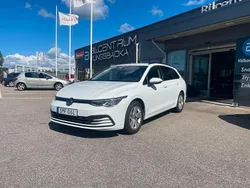 Vit Begagnad 2021 VW Golf VIII Kombi | 234 900 kr (Marknadspris)
