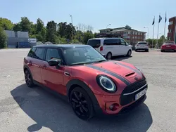 Röd Begagnad 2021 Mini Cooper S Clubman Kombi | 264 900 kr (Marknadspris)