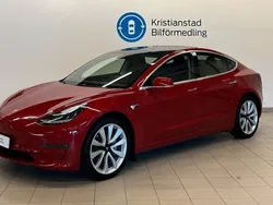 Röd Begagnad 2019 Tesla Model 3 Long Range Sedan | 279 900 kr (Marknadspris)