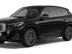 Svart (black sapphire metallic) Ny 2025 BMW iX1 Shadowline SUV | 556 400 kr (Marknadspris)