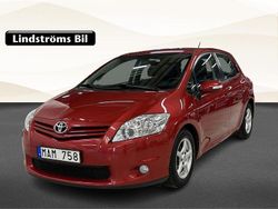 Mörkröd Begagnad 2011 Toyota Auris Edition Halvkombi | 49 000 kr (Marknadspris)