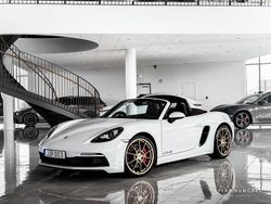 Flerfärgad Begagnad 2024 Porsche 718 Boxster Cab | 1 119 000 kr (Marknadspris)