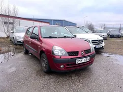 Mörkröd Begagnad 2003 Renault Clio II Expression Halvkombi | 17 900 kr (Marknadspris)