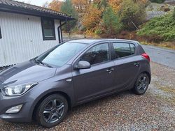 Grå Begagnad 2015 Hyundai i20 Select Halvkombi | 65 000 kr (Bra pris)
