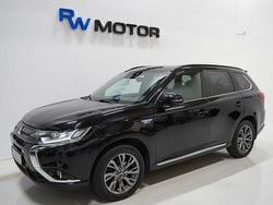 Svart Begagnad 2017 Mitsubishi Outlander P-HEV Edition SUV | 209 800 kr (Marknadspris)