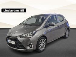 Mörkgrå (grå) Begagnad 2019 Toyota Yaris Active Halvkombi | 164 900 kr (Marknadspris)