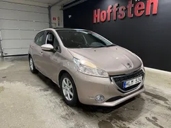 Ljusgrå Begagnad 2013 Peugeot 208 Halvkombi | 79 900 kr (Marknadspris)
