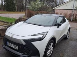 Begagnad 2024 Toyota C-HR SUV | 398 000 kr (Marknadspris)