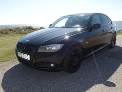 Svart Begagnad 2011 BMW 320 Sedan | 99 900 kr (Lite dyr)