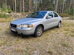 Grå Begagnad 2005 Volvo S60 Business Edition Sedan | 10 000 kr (Lite dyr)