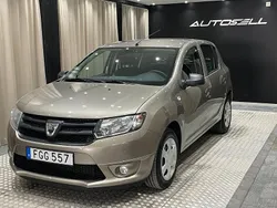 Ljusbrun Begagnad 2014 Dacia Sandero Halvkombi | 64 900 kr (Marknadspris)